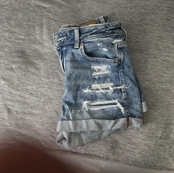 American Eagle Distressed Denim Women Shorts - Picture 5 of 6